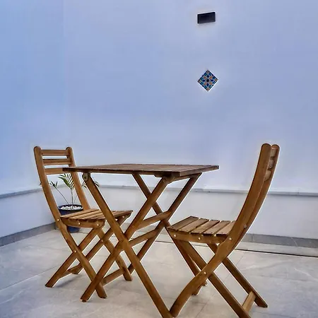 Inviting With Balcony Apartment