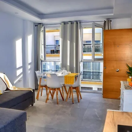 Inviting With Balcony Apartment Cadiz