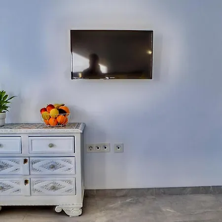 Apartment Inviting With Balcony Cadiz