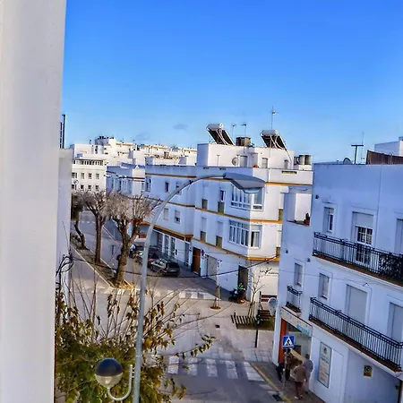 Apartment Inviting With Balcony Cadiz